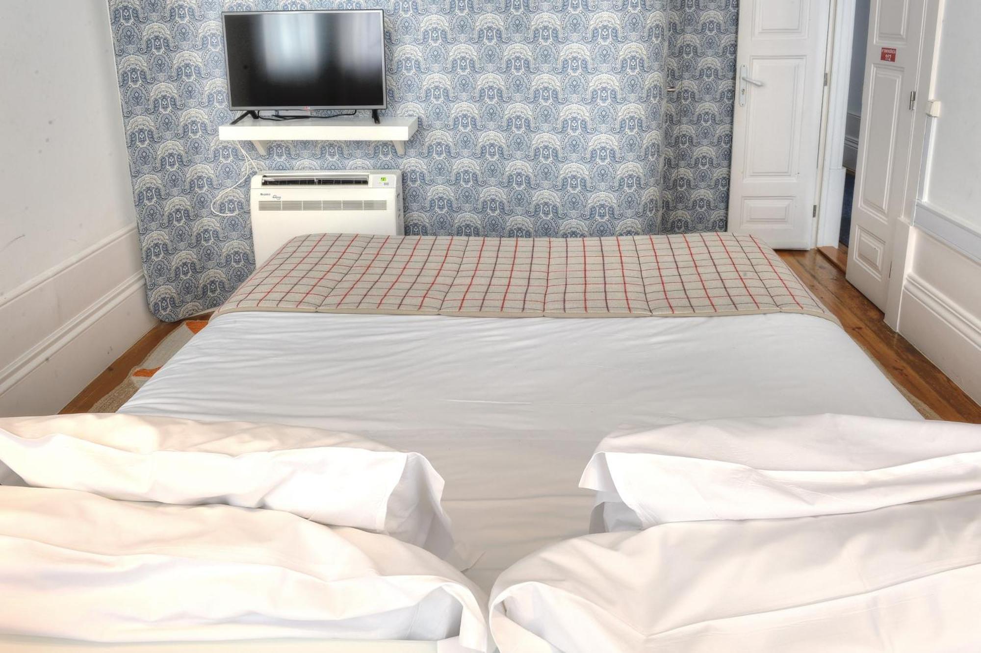 Three Houses & Bedrooms Порту Экстерьер фото
