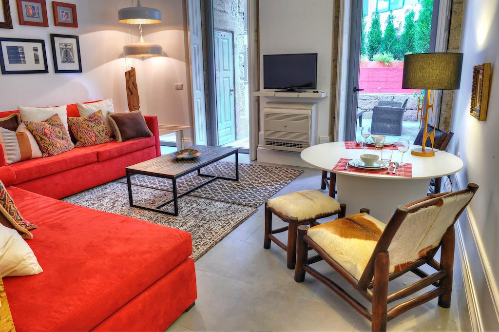Three Houses & Bedrooms Порту Номер фото