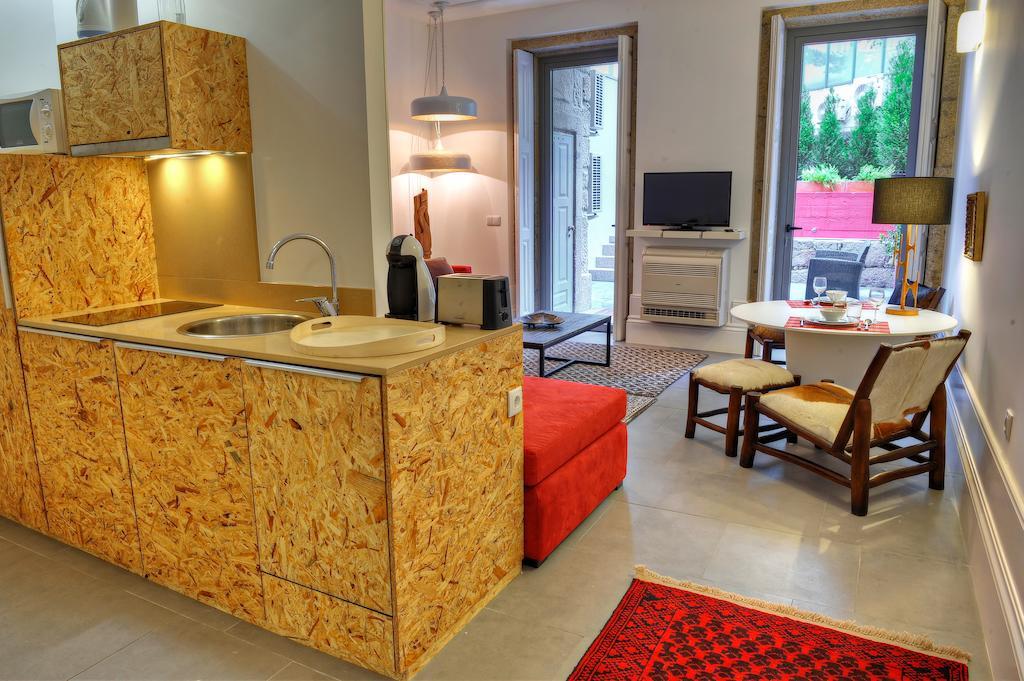 Three Houses & Bedrooms Порту Номер фото